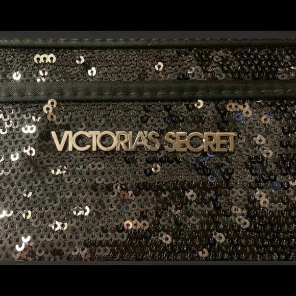 NWT Victoria Secrets sequined makeup bag - Picture 4 of 5
